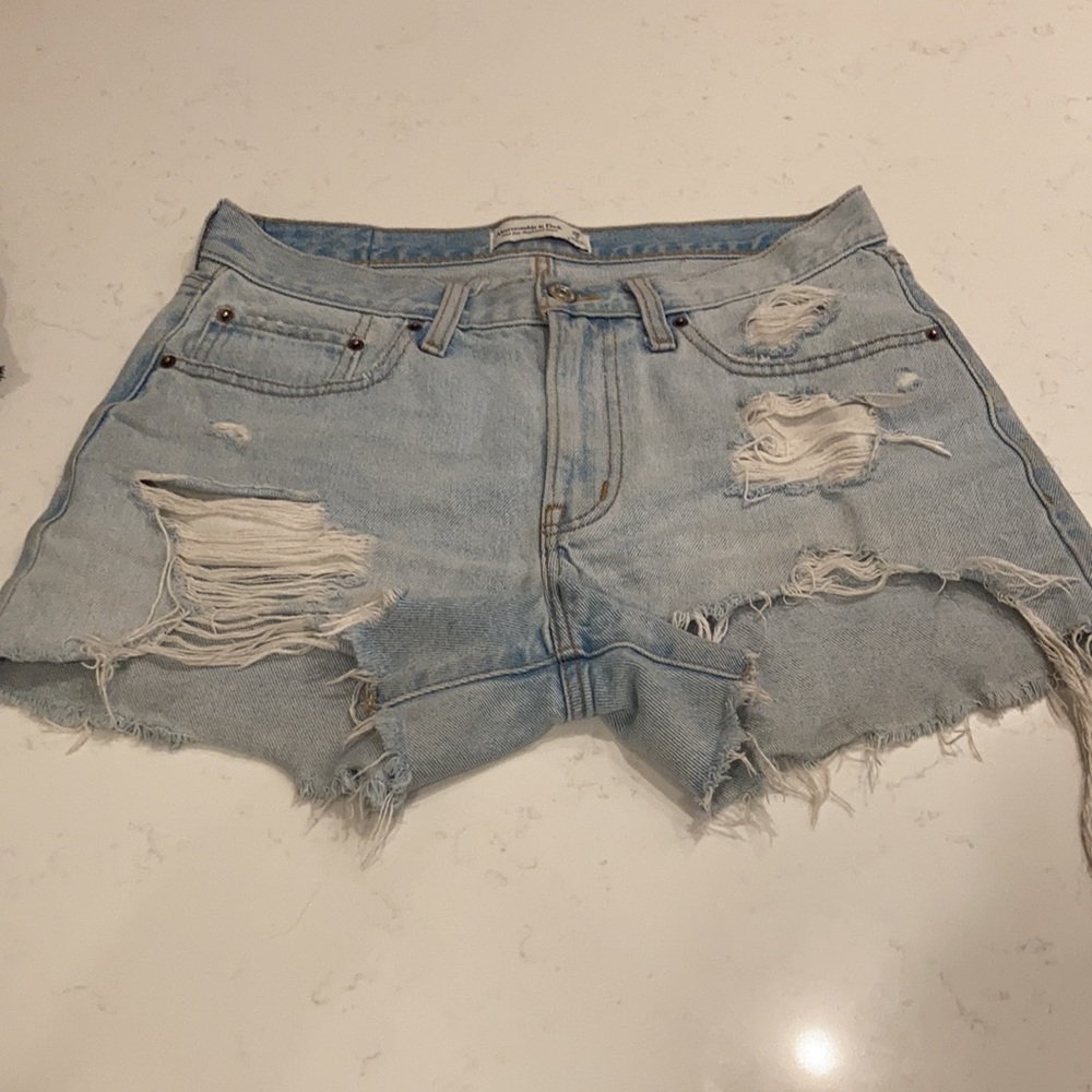 Abercrombie mid rise boyfriend shorts